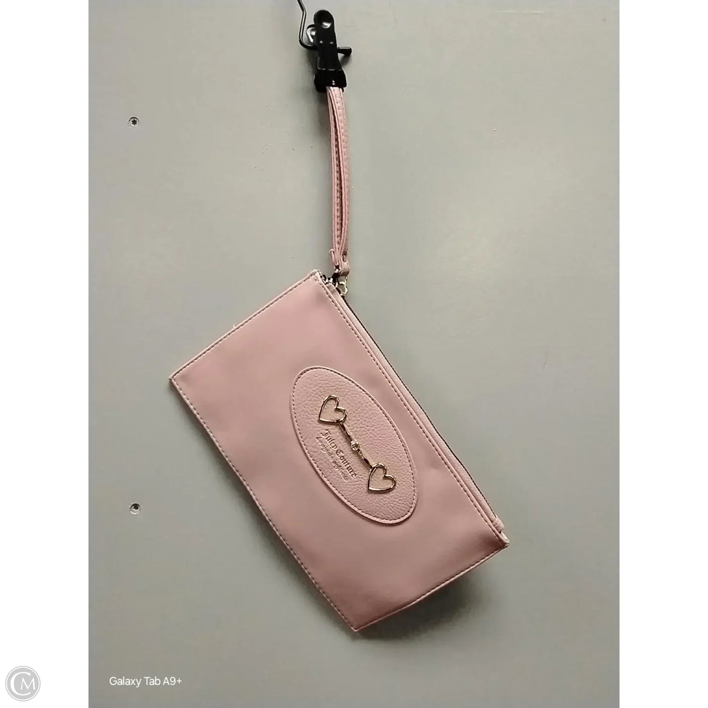 Wristlet By Juicy Couture, Size: Medium