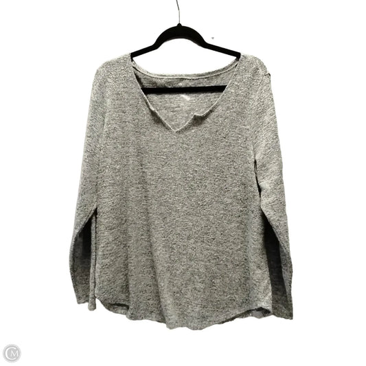 Top Long Sleeve By Maurices In Grey, Size: 1x