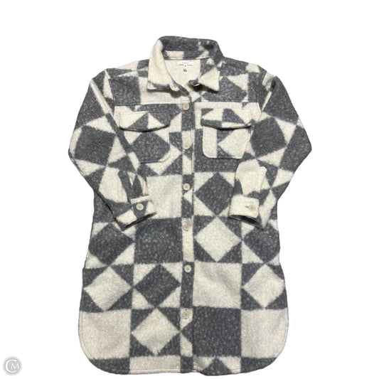 Top Long Sleeve By Maurices In Grey & White, Size: M