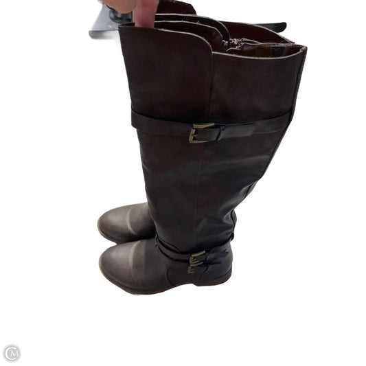 Boots Knee Flats By Cmf In Brown, Size: 7.5