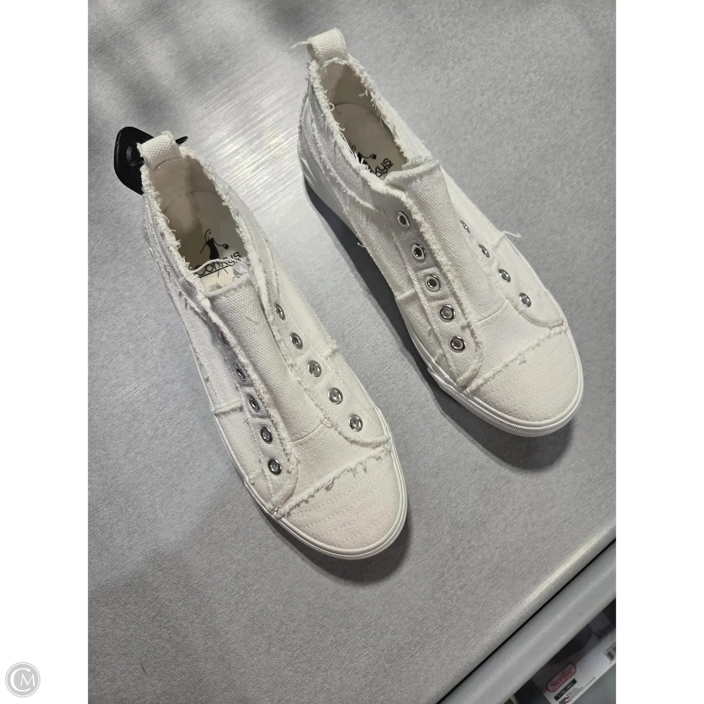 Shoes Flats By Corkys In White, Size: 7