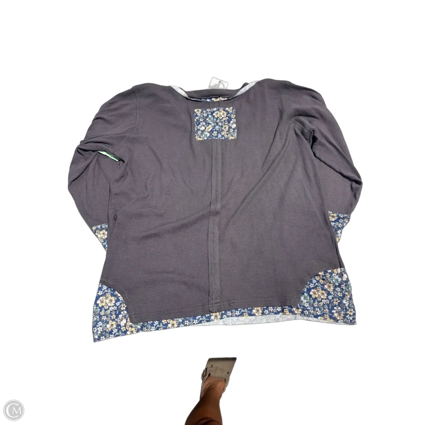 Top Long Sleeve By Pol In Grey, Size: L
