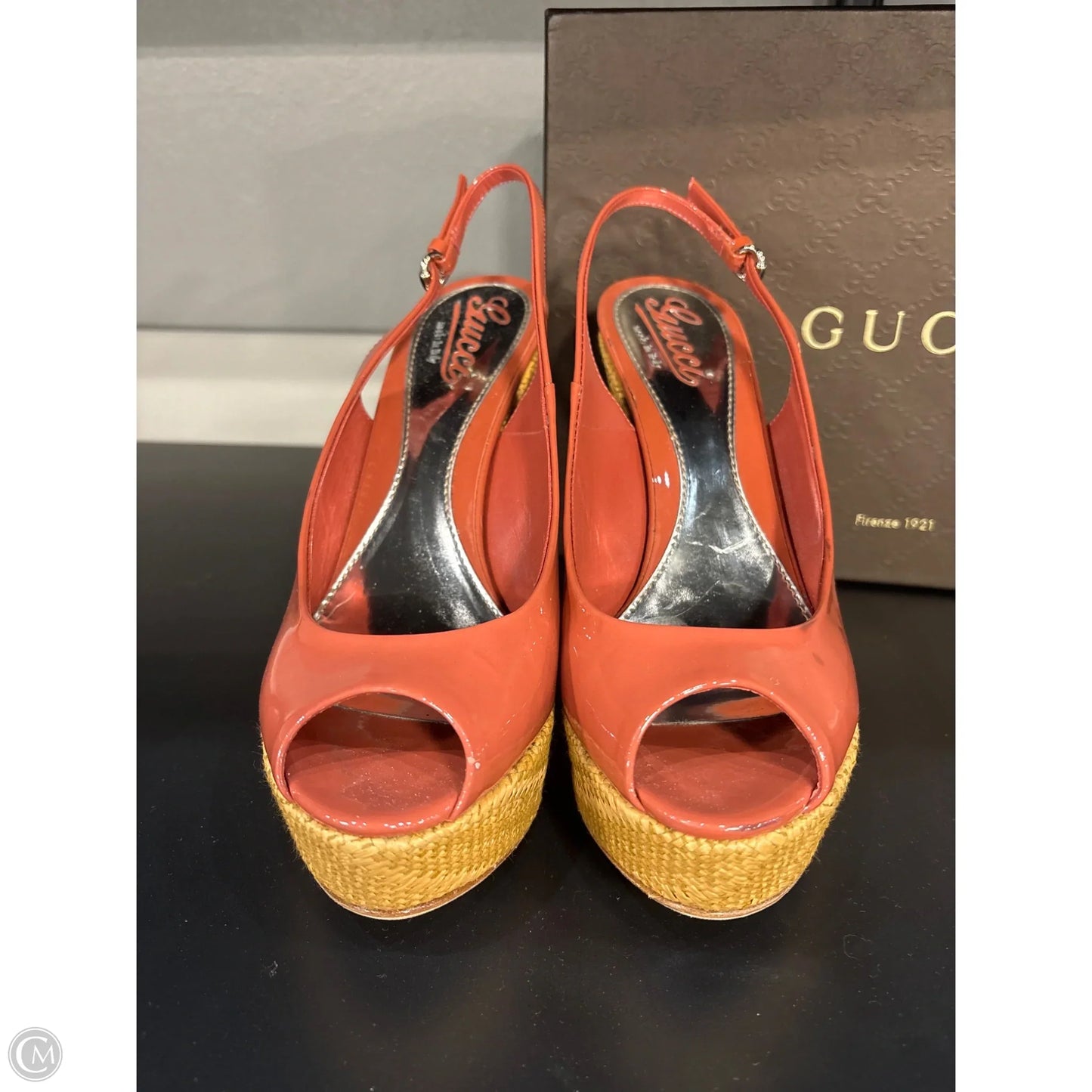 Shoes Luxury Designer By Gucci In Coral, Size: 8
