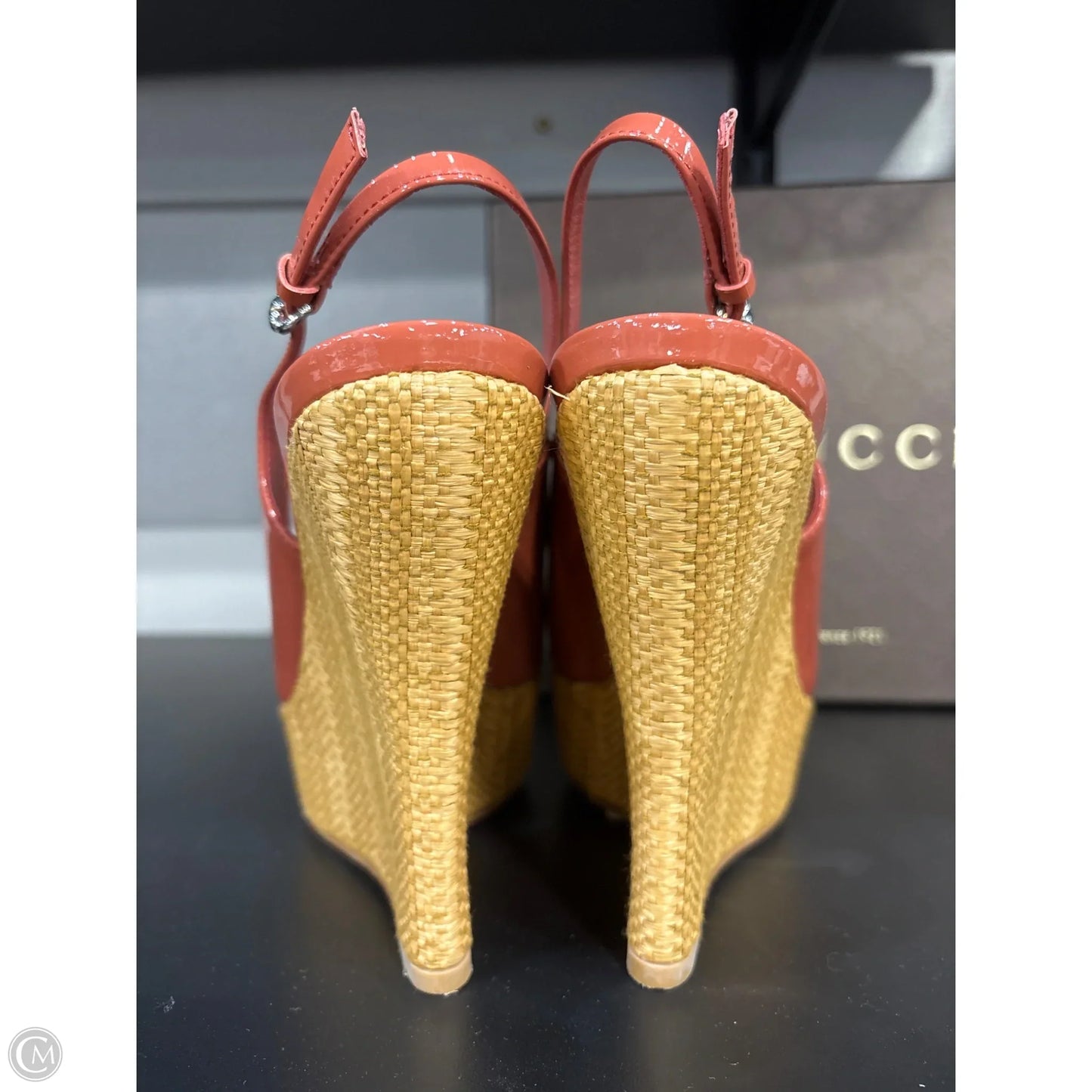 Shoes Luxury Designer By Gucci In Coral, Size: 8