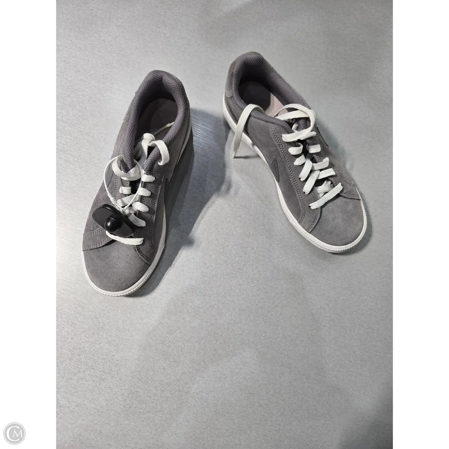 Shoes Sneakers By Nike In Grey, Size: 6