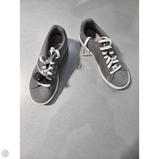 Shoes Sneakers By Nike In Grey, Size: 6