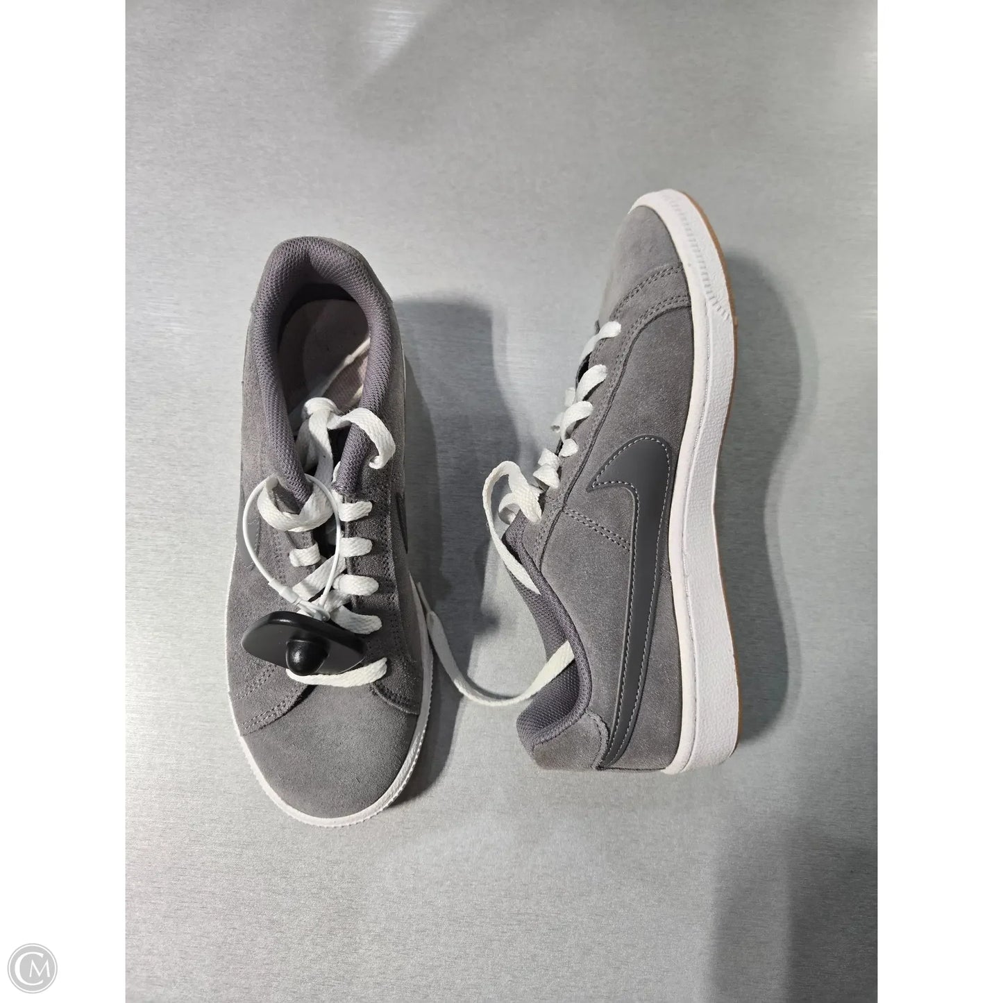 Shoes Sneakers By Nike In Grey, Size: 6