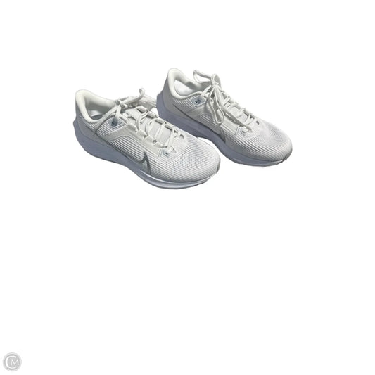 Shoes Sneakers By Nike In White, Size: 9