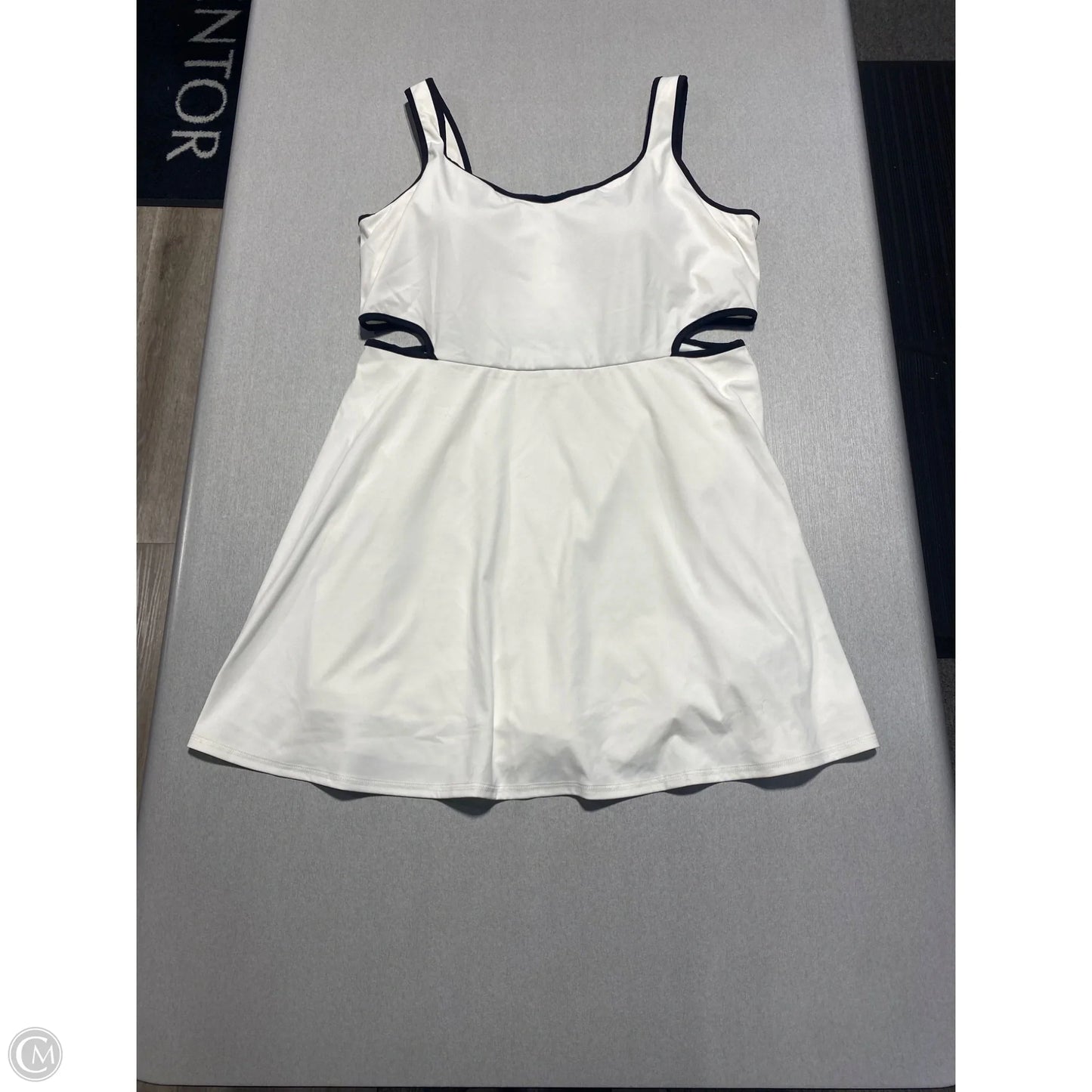 Athletic Dress By Old Navy In White, Size: Xl