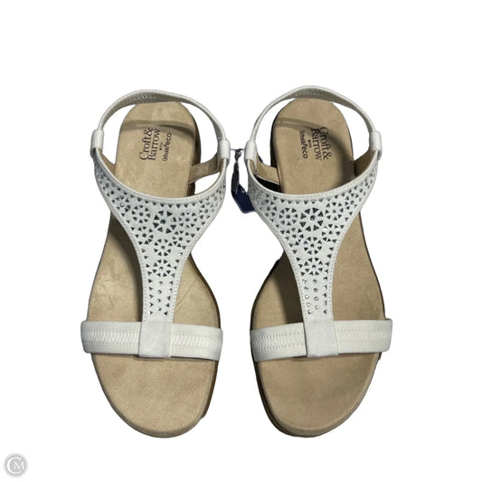 Sandals Flats By Croft And Barrow In Silver & White, Size: 9.5