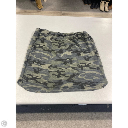 Skirt Mini & Short By Sundry In Camouflage Print, Size: 4