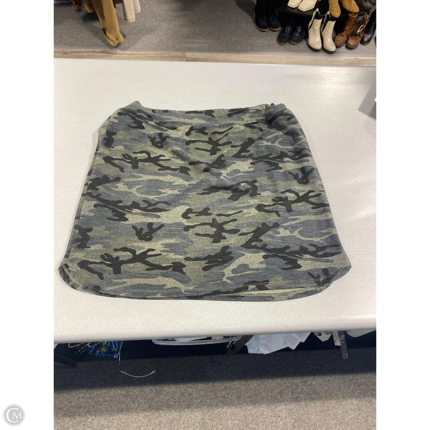 Skirt Mini & Short By Sundry In Camouflage Print, Size: 4