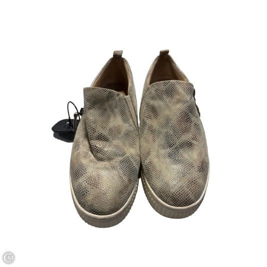 Shoes Flats By Naturalizer In Beige, Size: 9.5
