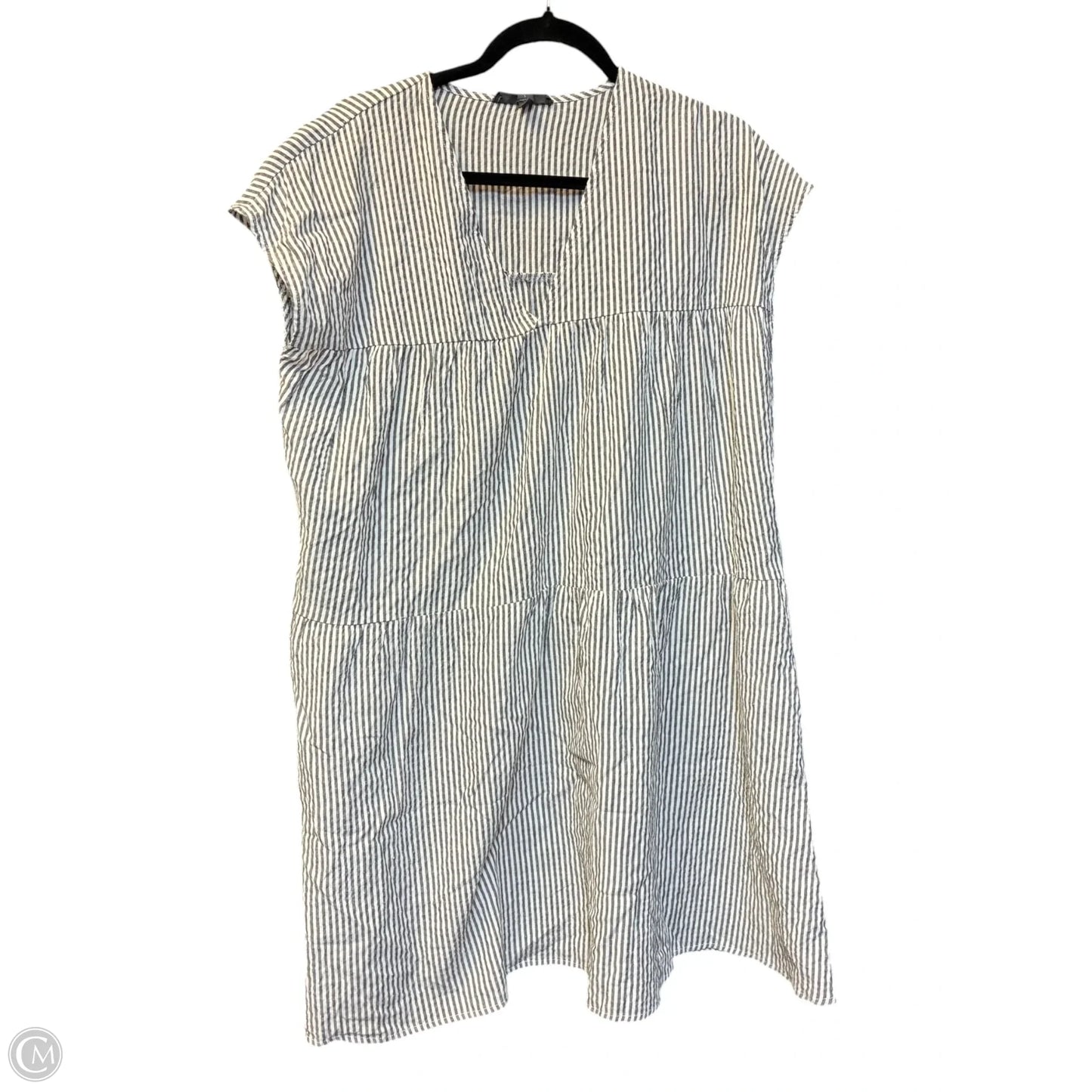 Dress Casual Short By Grade & Gather In Grey & White, Size: S