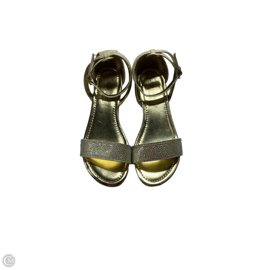 Sandals Flats By Clothes Mentor In Gold, Size: 5