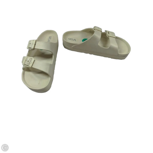Sandals Flats By Mia In Cream, Size: 8