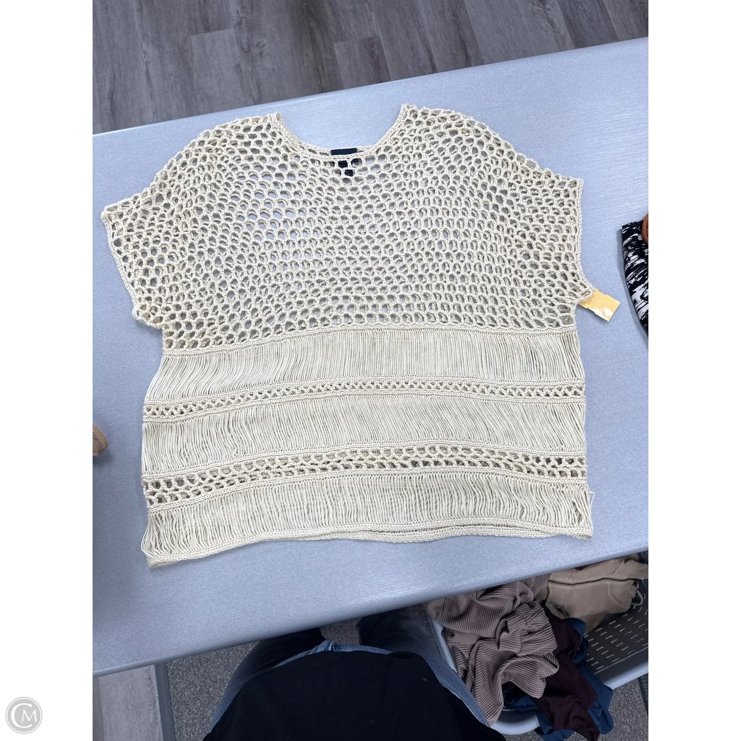 Top Short Sleeve By Daytrip In Tan, Size: S