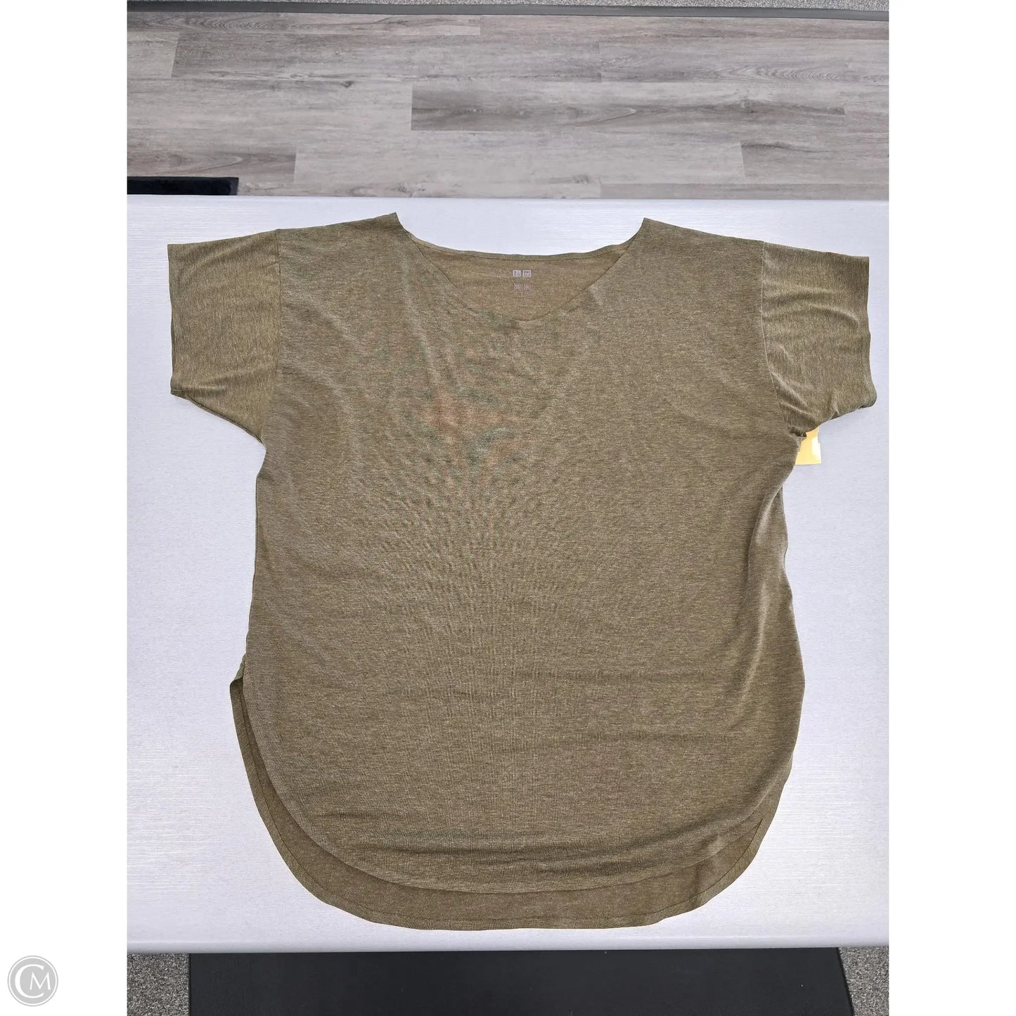Athletic Top Short Sleeve By Uniqlo In Green, Size: S