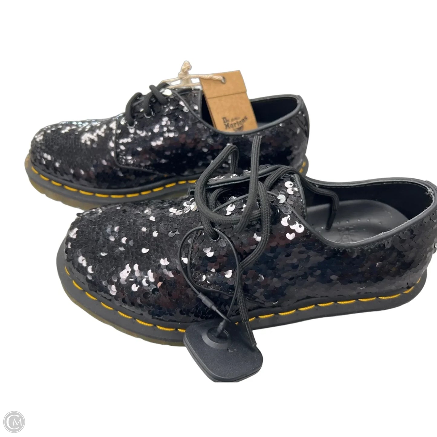 Shoes Sneakers By Dr Martens In Black, Size: 7