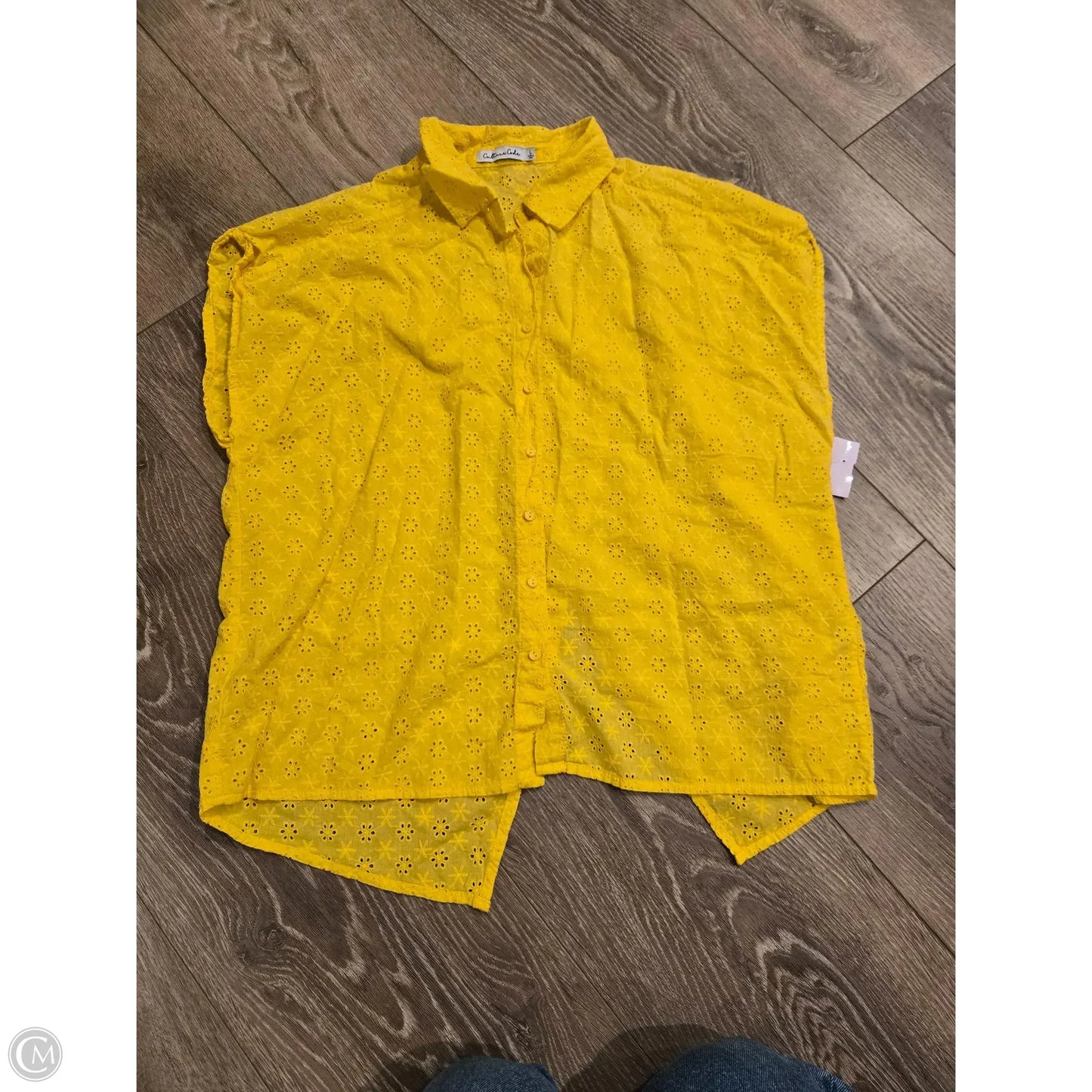 Top Short Sleeve By Cme In Yellow, Size: L