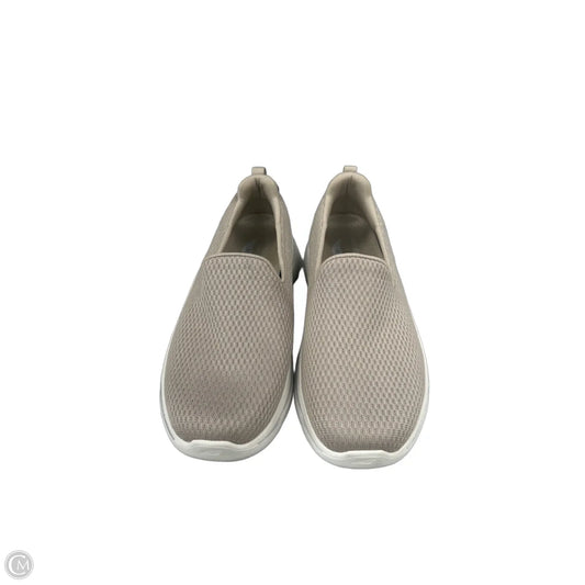 Shoes Flats By Skechers In Beige, Size: 9.5