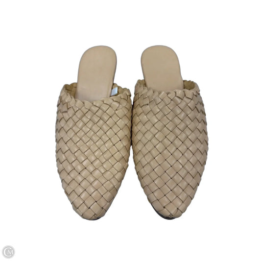 Shoes Flats By Universal Thread In Beige, Size: 8