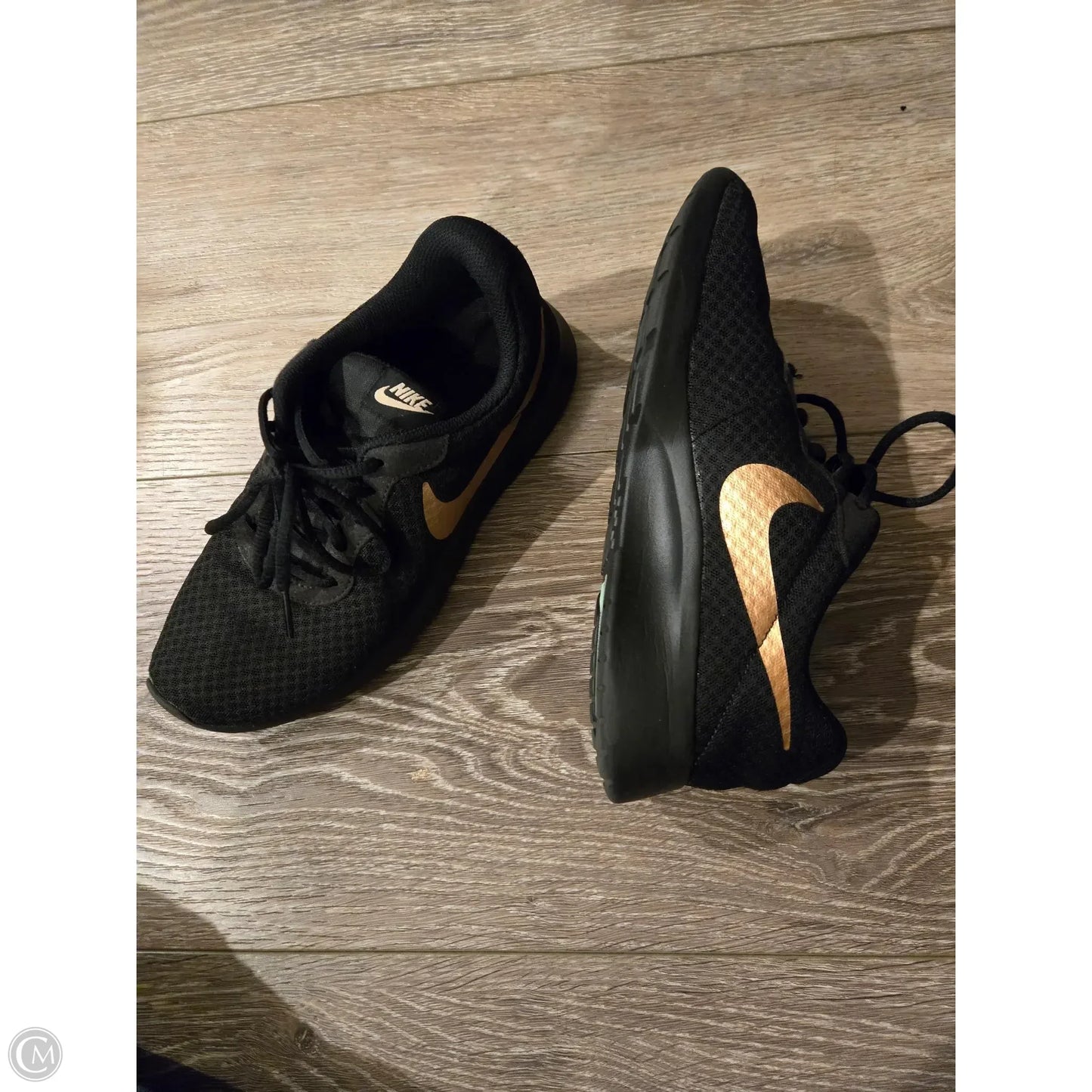 Shoes Athletic By Nike In Black & Gold, Size: 8