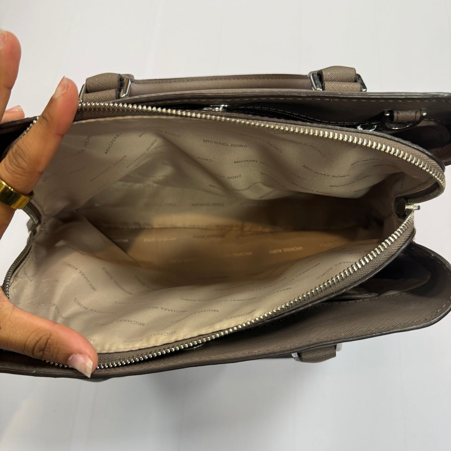 Handbag Designer By Michael By Michael Kors, Size: Medium