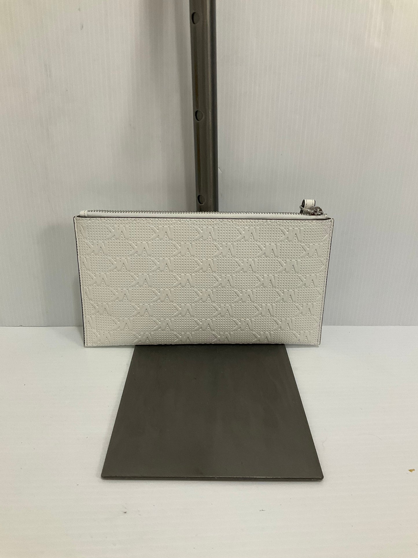 Crossbody Designer By Michael Kors In White, Size:Medium