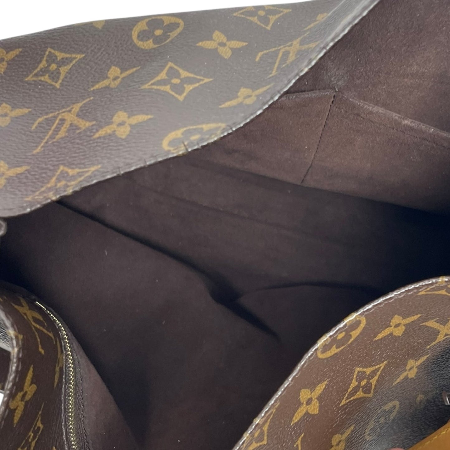 Handbag Luxury Designer By Louis Vuitton, Size: Large