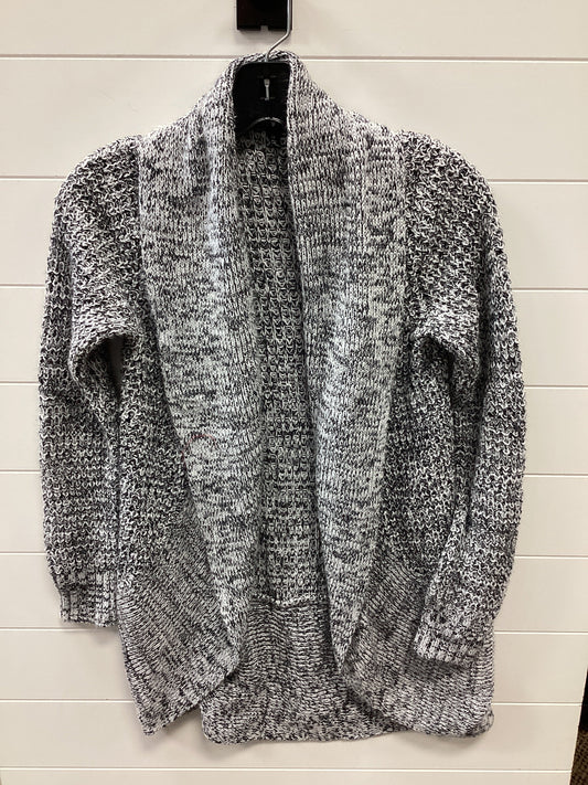 Cardigan By   Clothes Mentor In Grey & White, Size:M