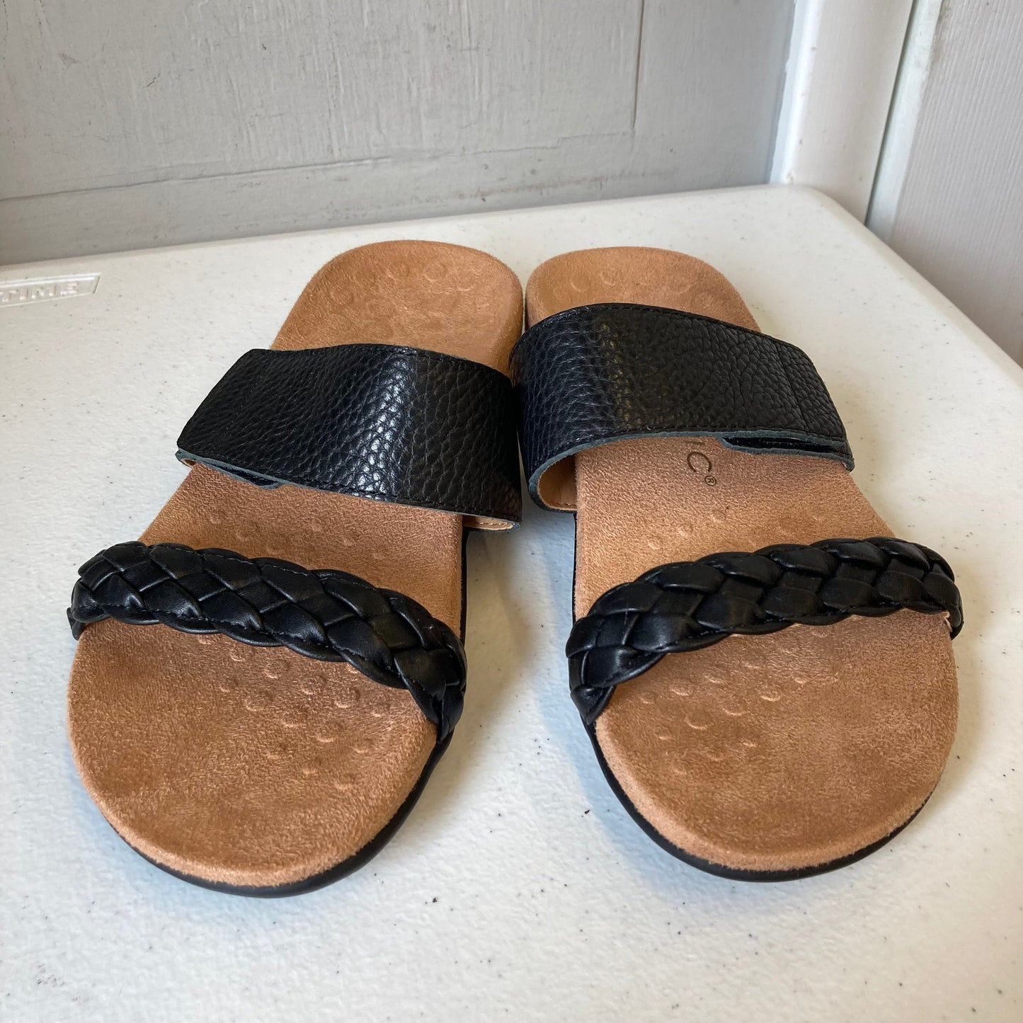 Sandals Flats By Vionic In Black, Size:6.5