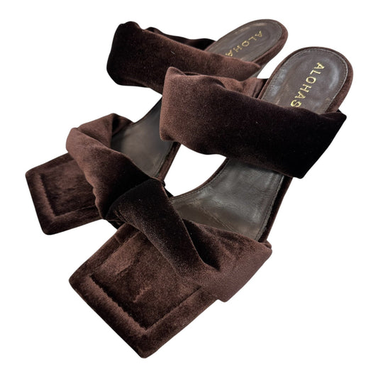 Sandals Heels Kitten By Clothes Mentor In Brown, Size:10.5