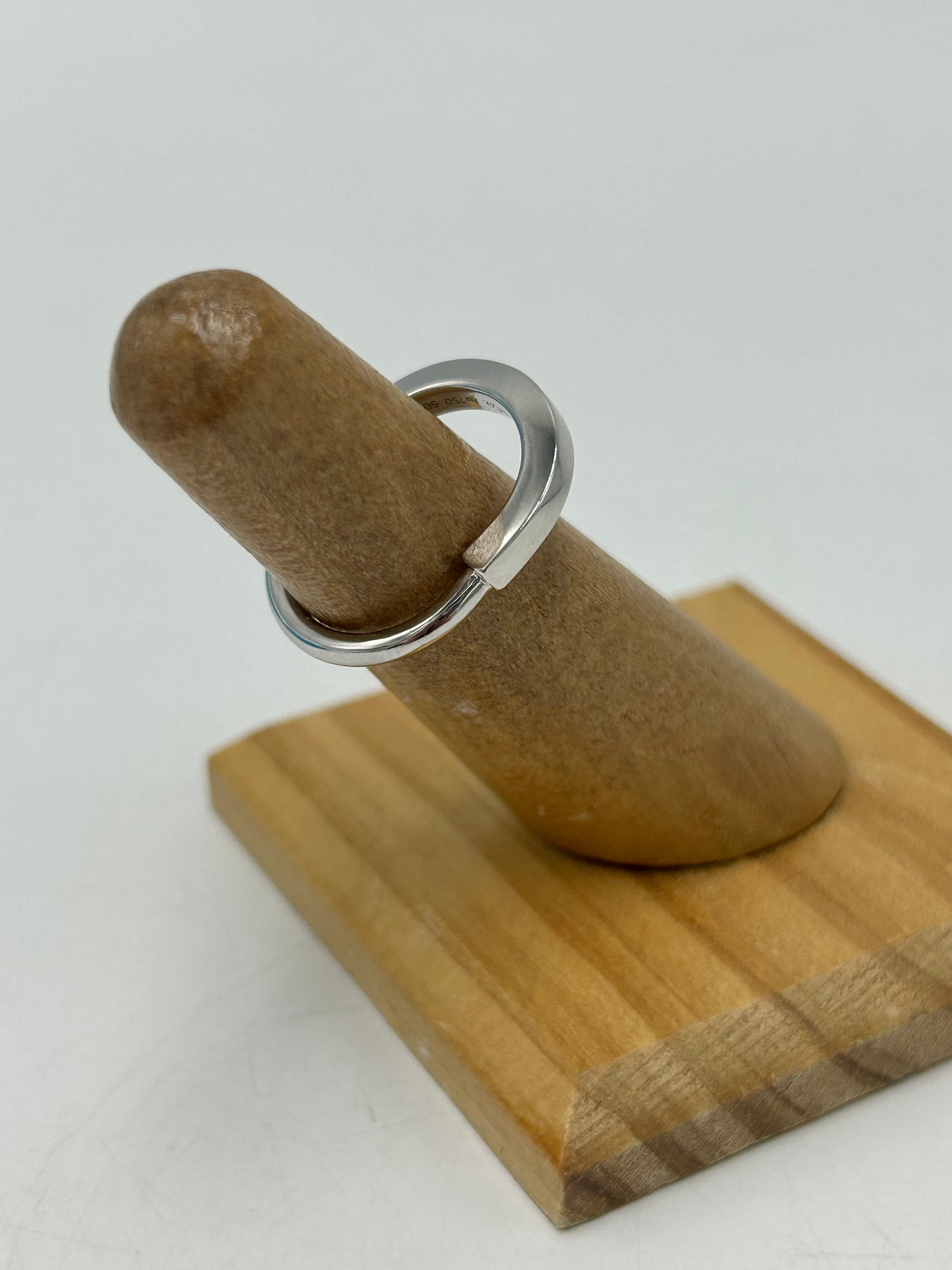 Tiffany & Company 18K Lock Luxury Ring, Size 5.5