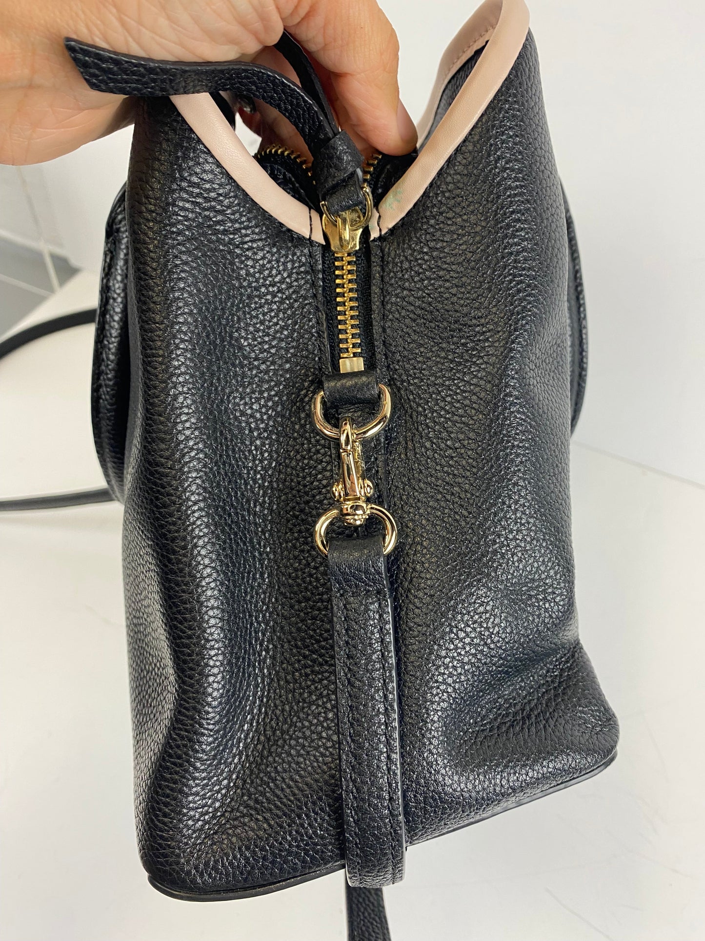 Crossbody Designer By Kate Spade, Size: Medium