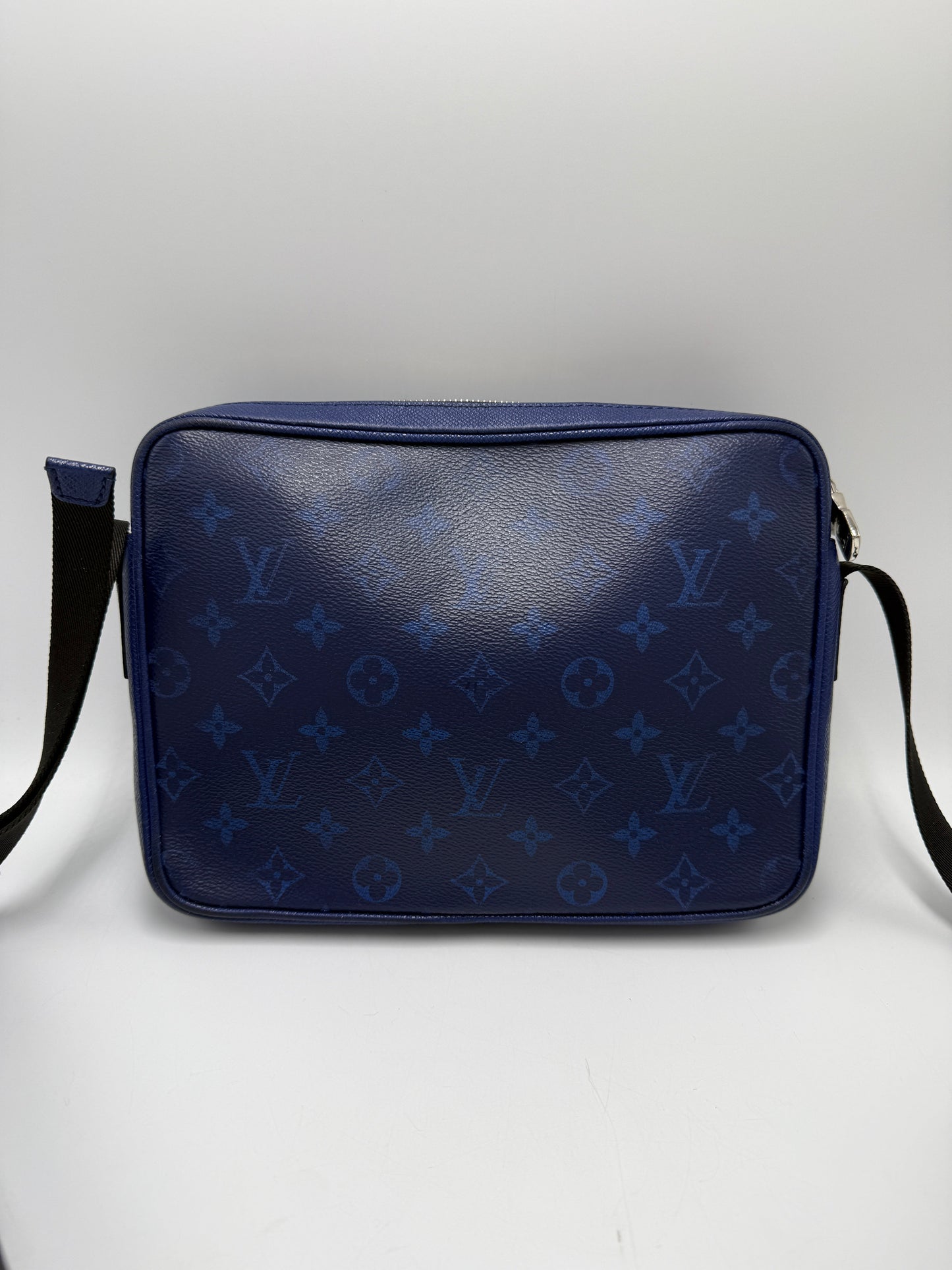 Louis Vuitton Outdoor Messenger Taigara Luxury Handbag