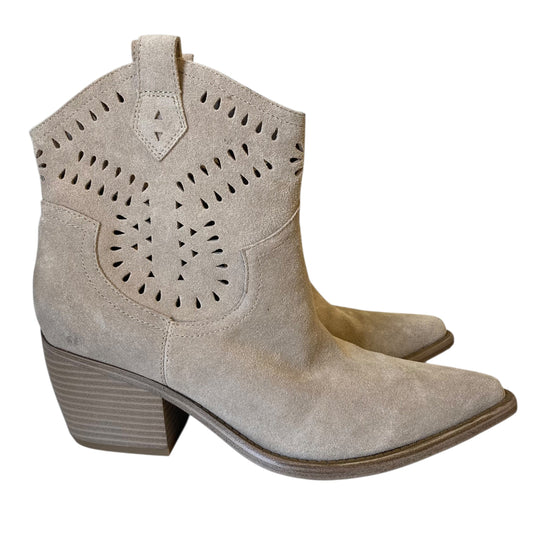 Boots Western By Marc Fisher In Tan, Size:9.5