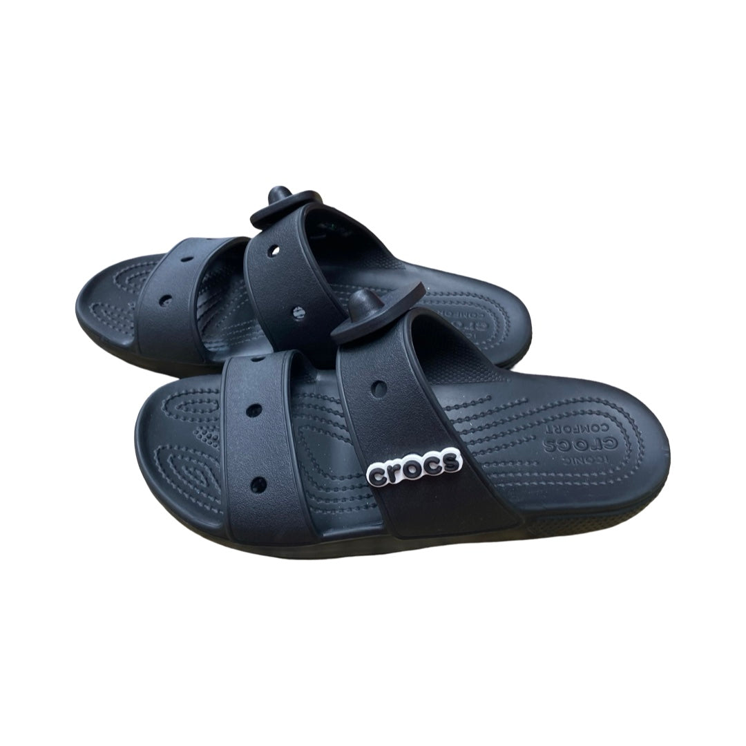 Sandals Flats By Crocs In Black, Size:9