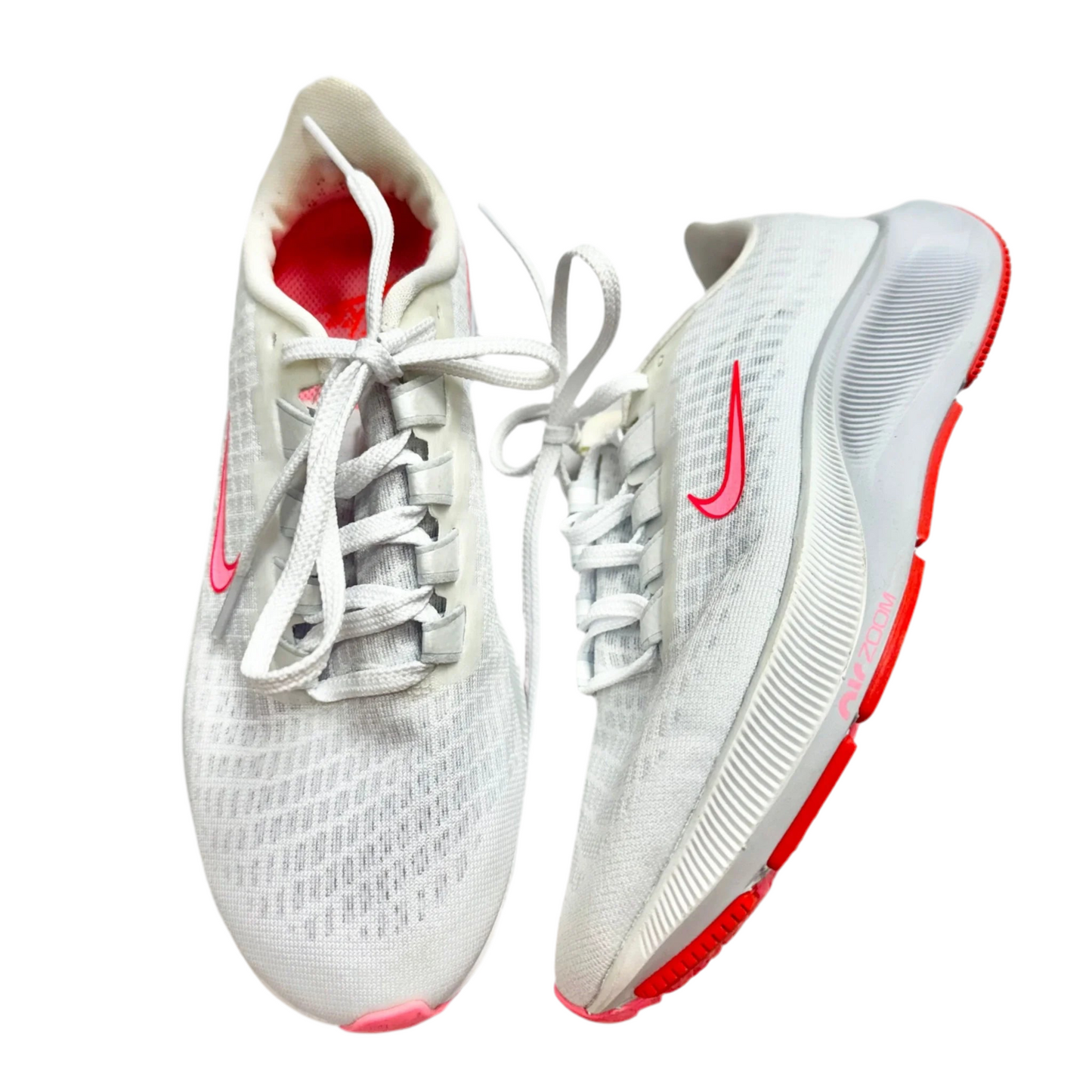 Shoes Athletic By Nike In White, Size: 5