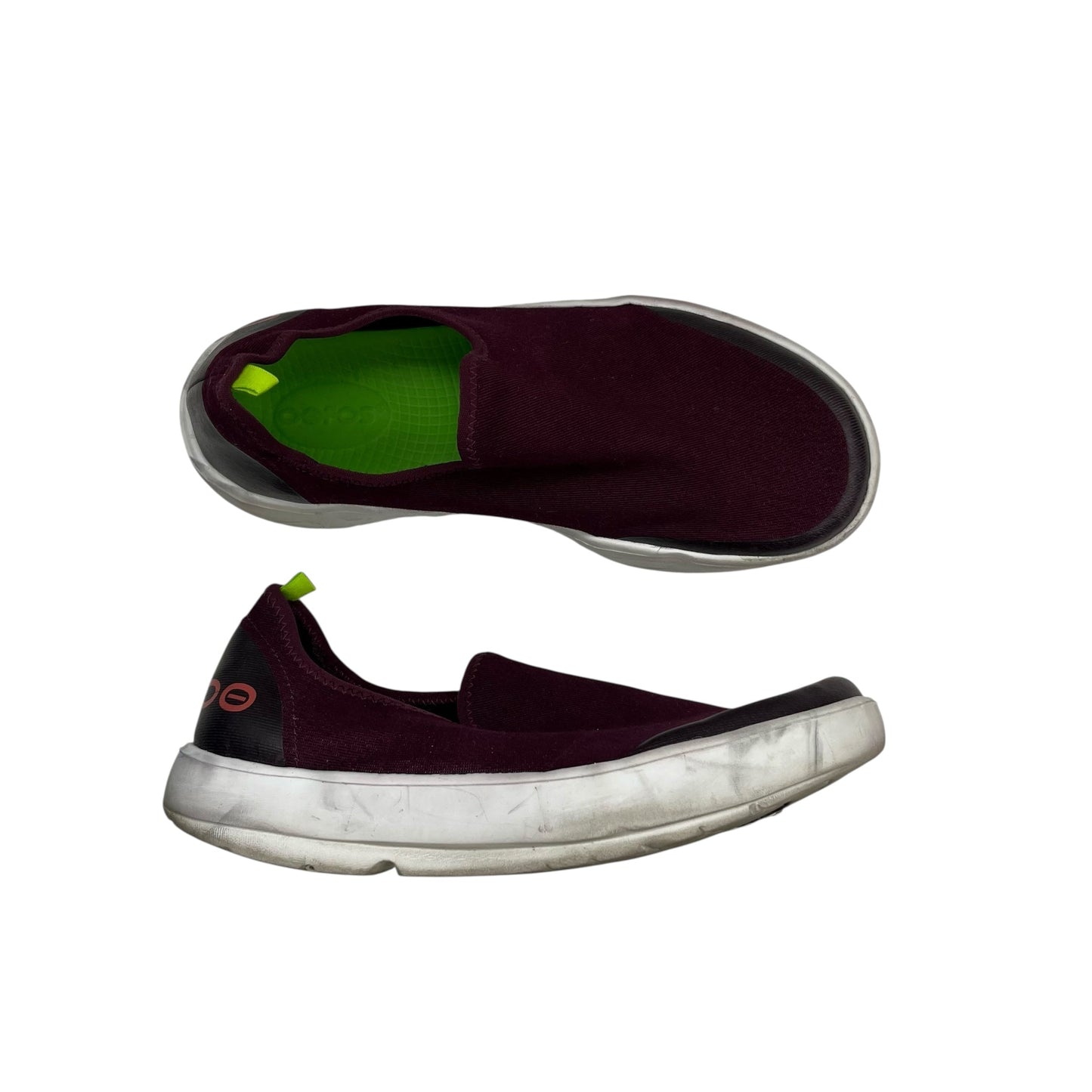 Shoes Flats By Oofos In Maroon, Size:9