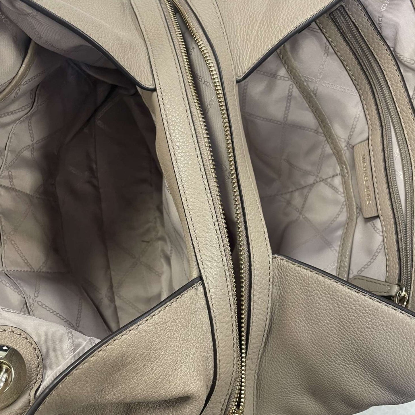 Handbag Designer By Michael Kors  Size: Medium