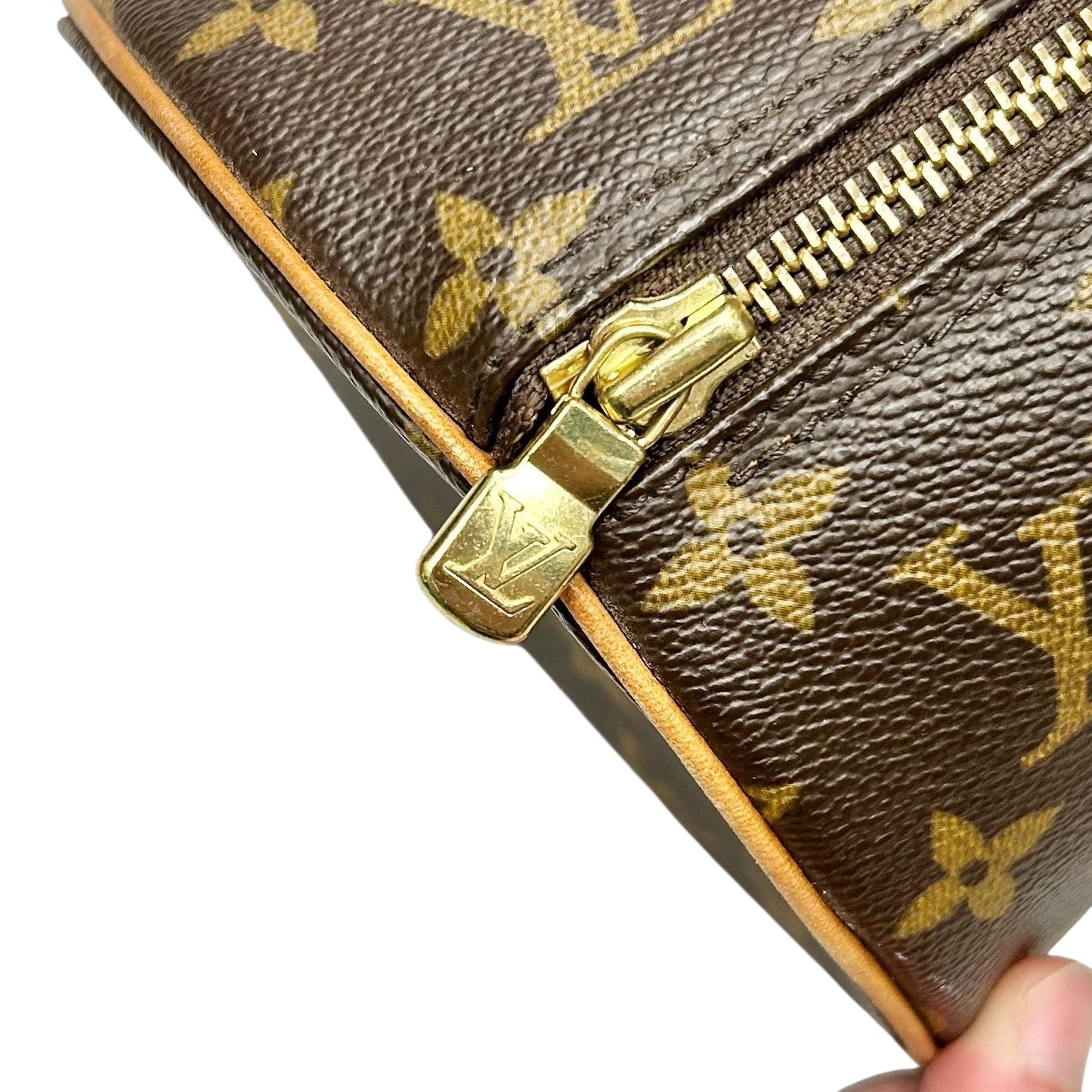 Handbag Luxury Designer By Louis Vuitton, Size: Medium