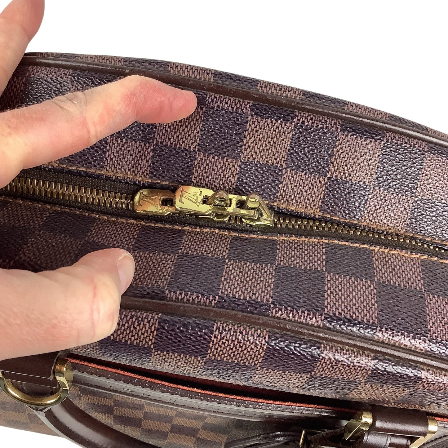 Handbag Luxury Designer By Louis Vuitton, Size: Medium