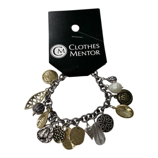 Bracelet Charm  In Gold & Silver