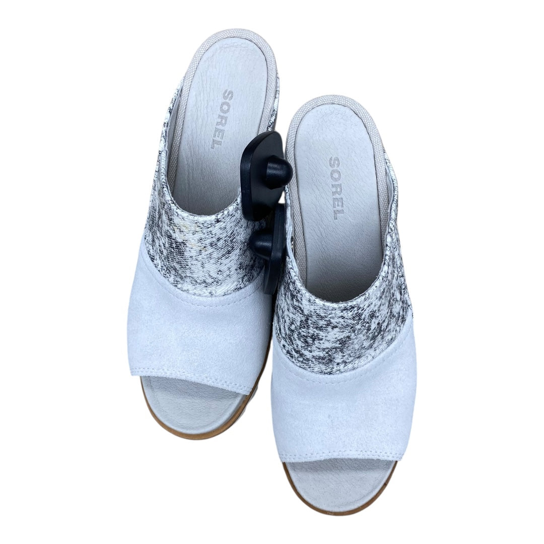 Sandals Designer By Sorel In Grey & White, Size:7