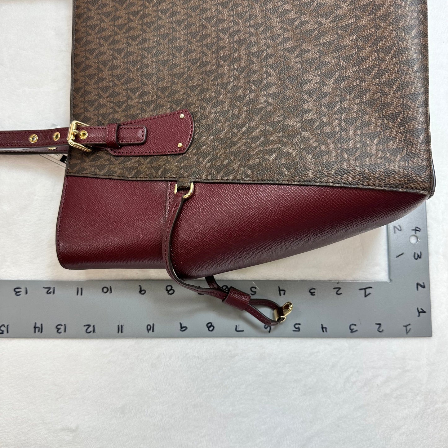 Handbag Designer By Michael Kors, Size: Medium