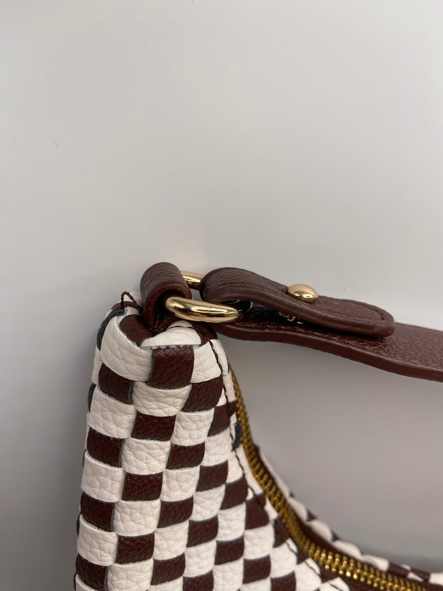 Handbag By Clothes Mentor, Size: Medium