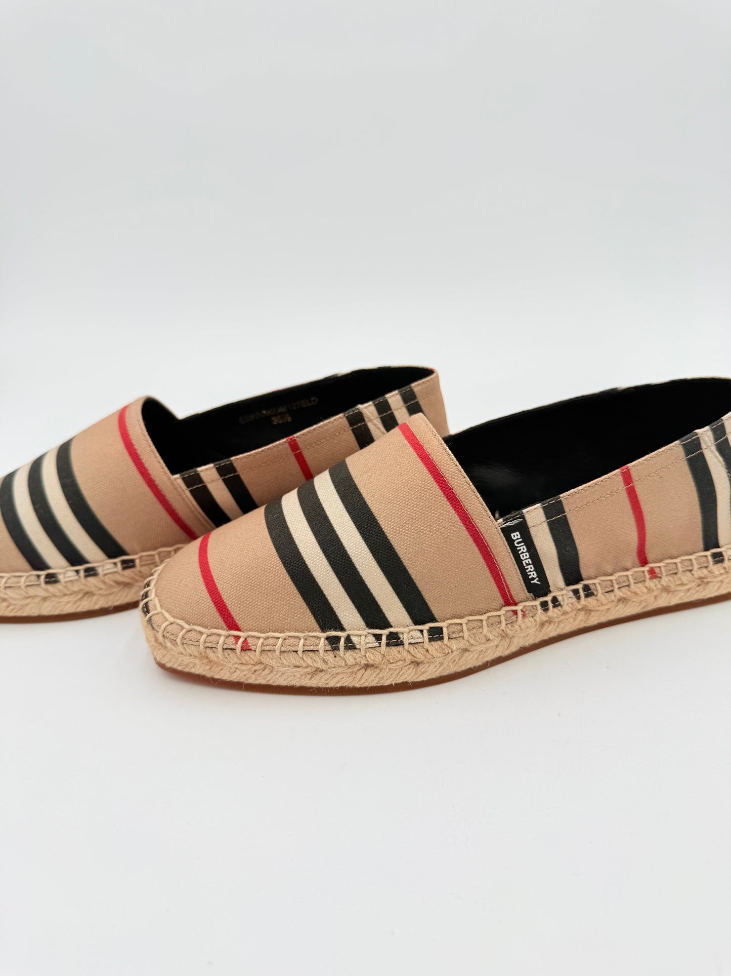 Shoes Luxury Designer By Burberry In Tan, Size:5.5