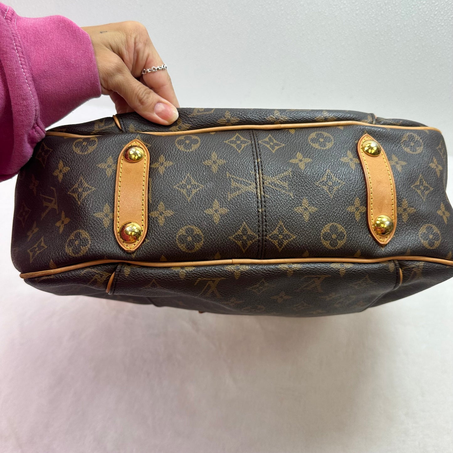 Galleria Handbag Luxury Designer By Louis Vuitton, Size: Medium