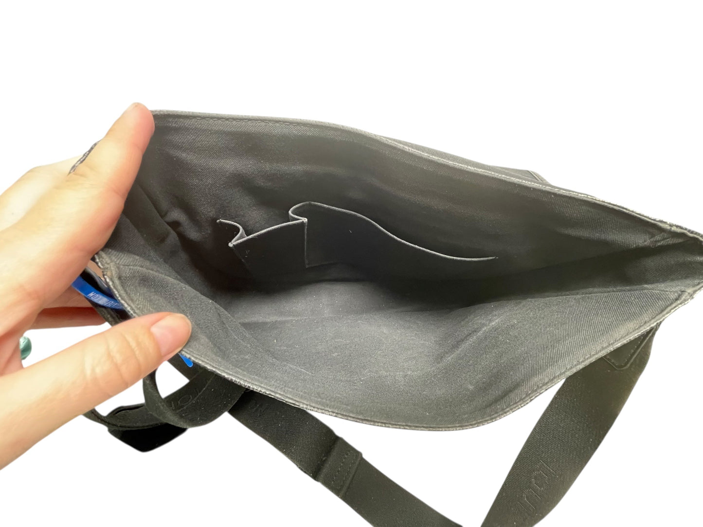 Crossbody Luxury Designer By Louis Vuitton, Size: Medium